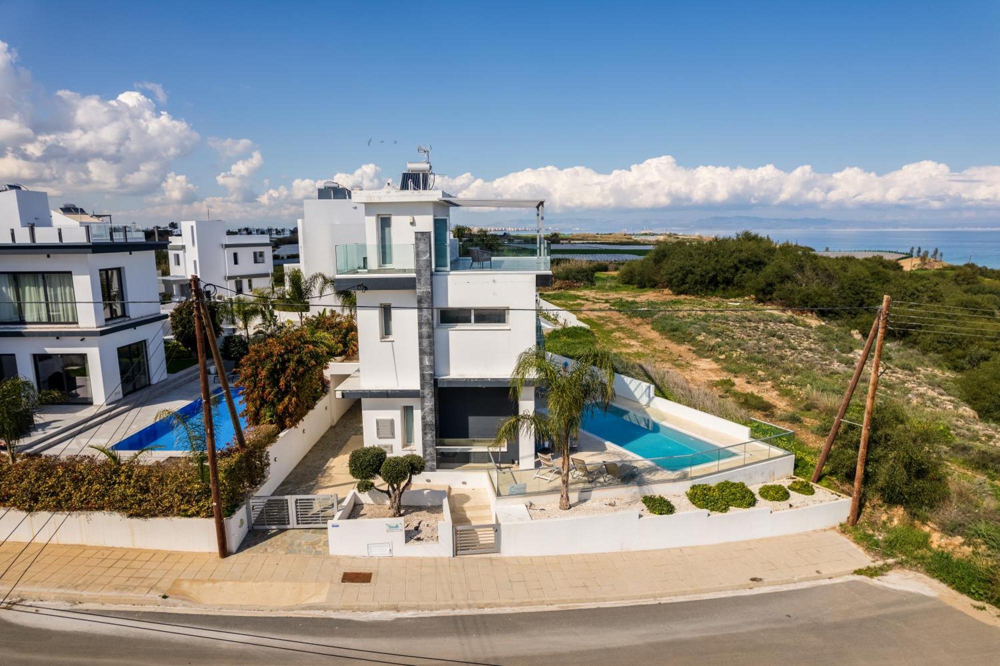 Seaside Luxury Villa Paralimni Buitenkant foto