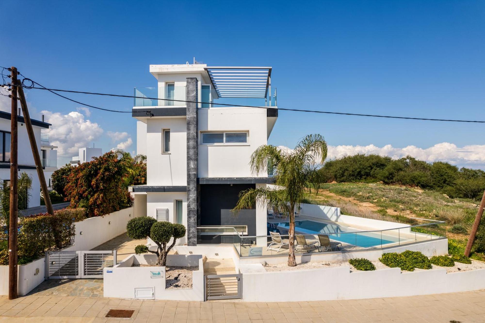Seaside Luxury Villa Paralimni Buitenkant foto