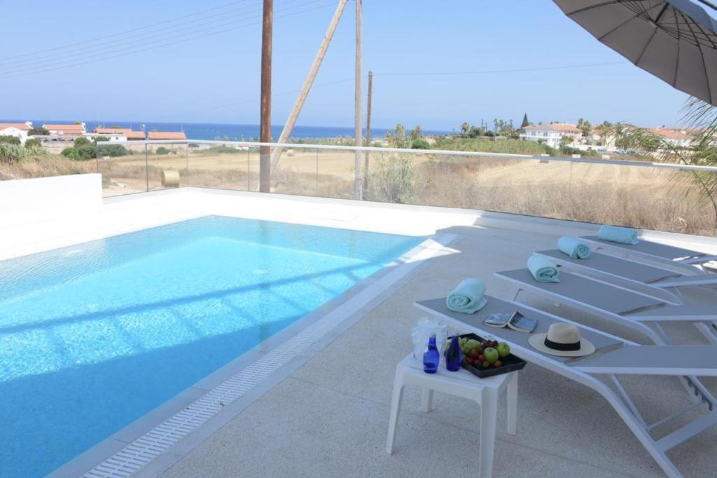 Seaside Luxury Villa Paralimni Buitenkant foto